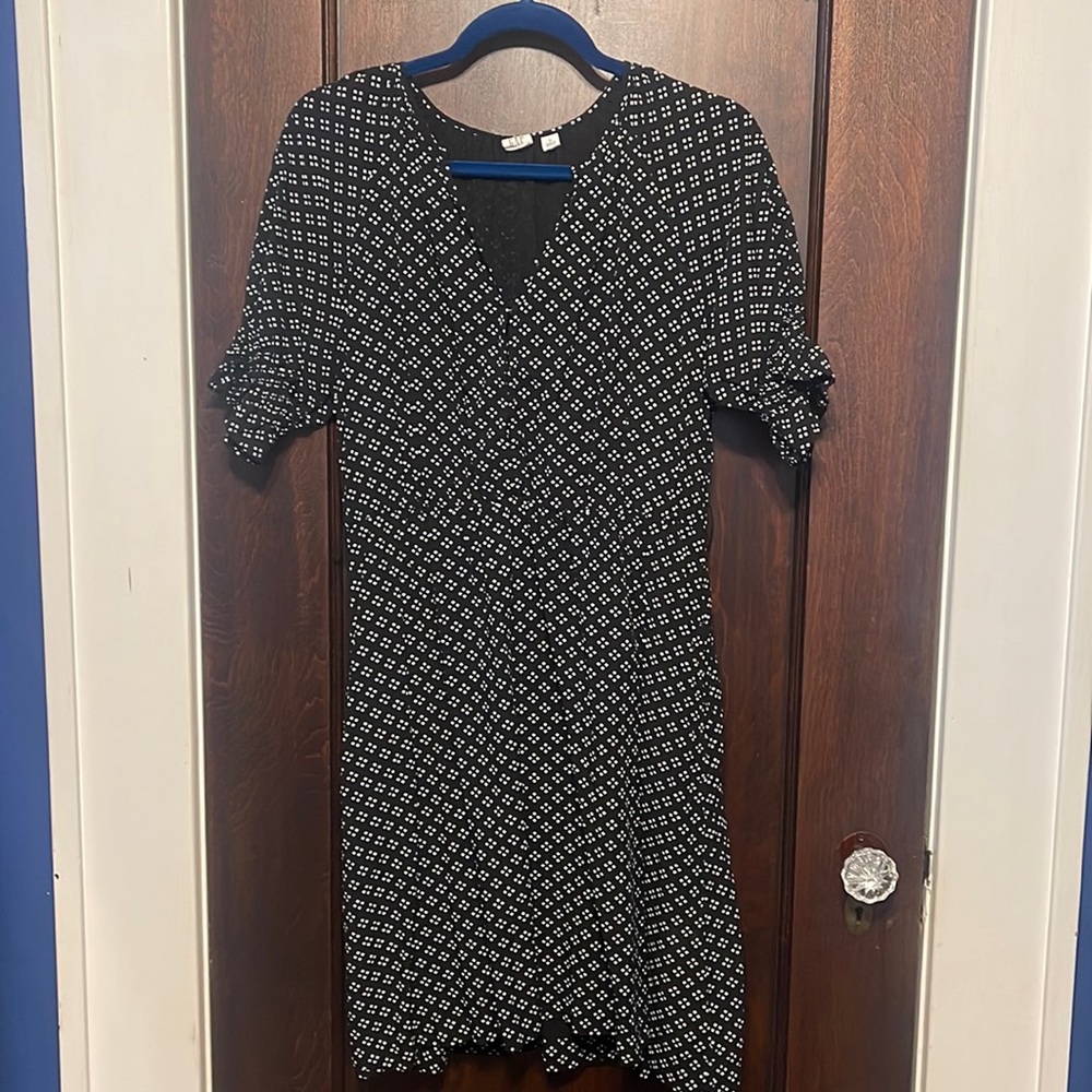 Gap black and white dress